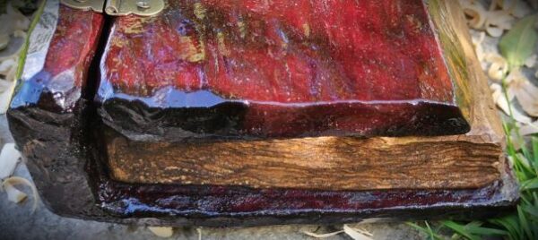 Libro di legno con rosa intagliata - immagine 9